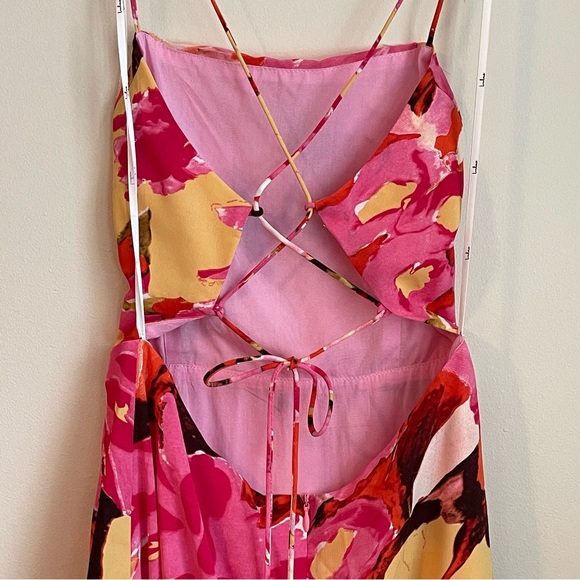 NWT Lulu’s Floral Maxi Strappy Open Back and Front Slit Size Small - Picture 3 of 15